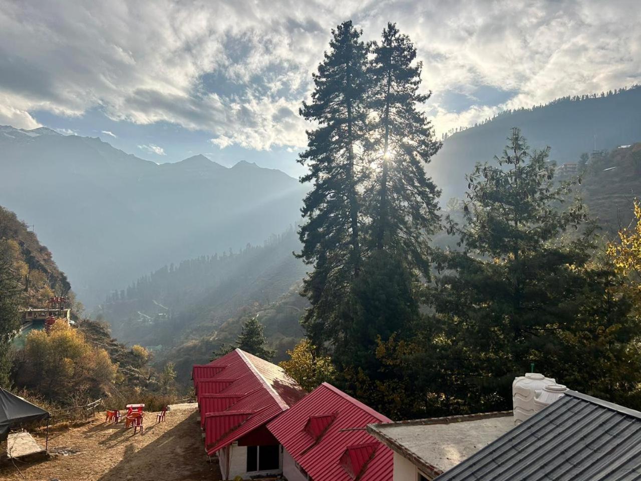 Lord Shiva Dimension Hotel Tosh Bagian luar foto