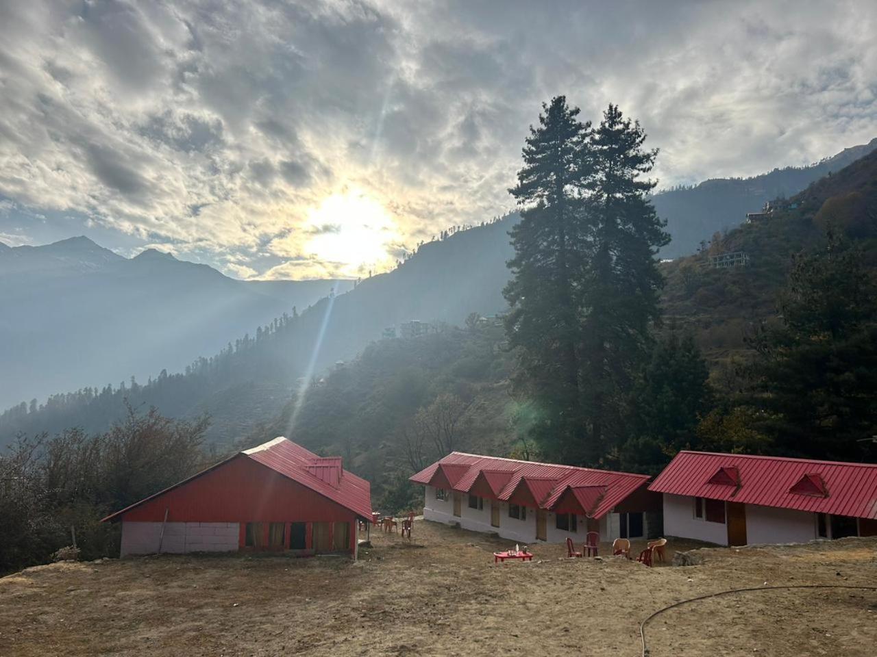 Lord Shiva Dimension Hotel Tosh Bagian luar foto