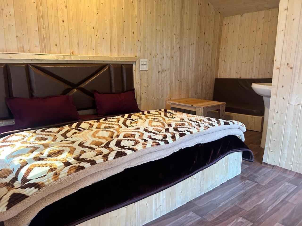 Lord Shiva Dimension Hotel Tosh Bagian luar foto