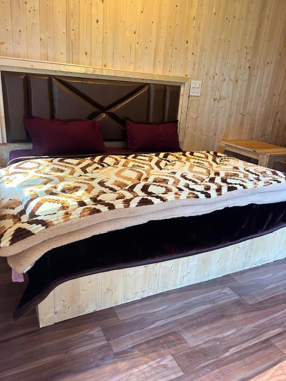 Lord Shiva Dimension Hotel Tosh Bagian luar foto