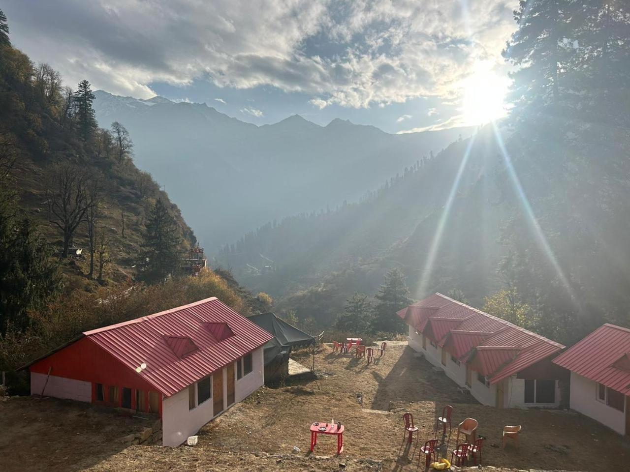 Lord Shiva Dimension Hotel Tosh Bagian luar foto
